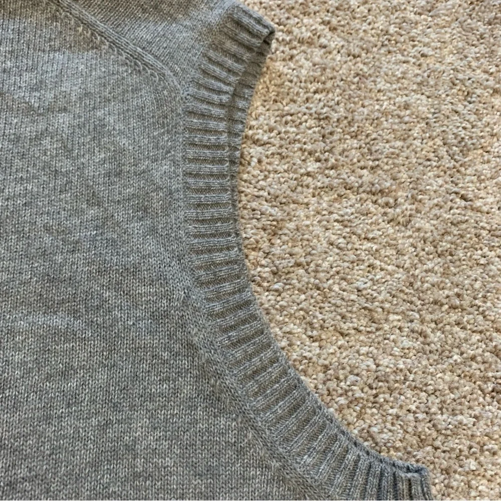 NWT Banana Republic Sweater Vest Gray Italian Yarn Merino Wool Mens XL Preppy